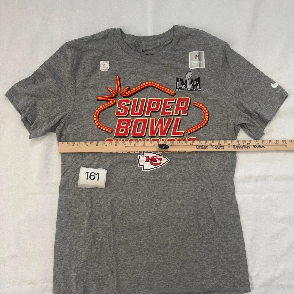 Nike Kansas City Chiefs Super Bowl Champions Gray‎ Men's Medium Minor Print Flaw